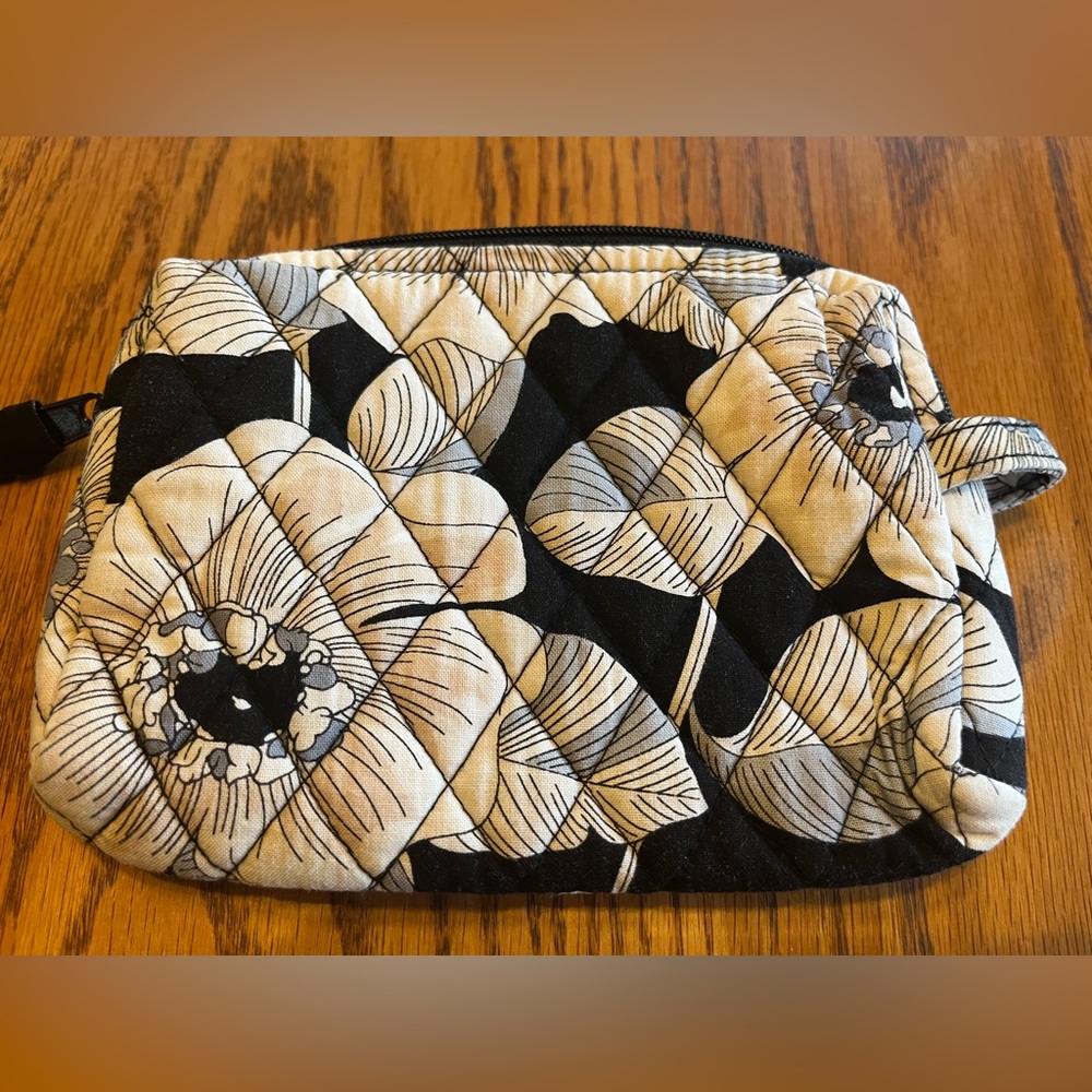 Vera Bradley Makeup Bag Small Quilted Black/White Floral with Zipper Closure